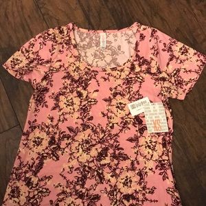 LulaRoe Classic T.